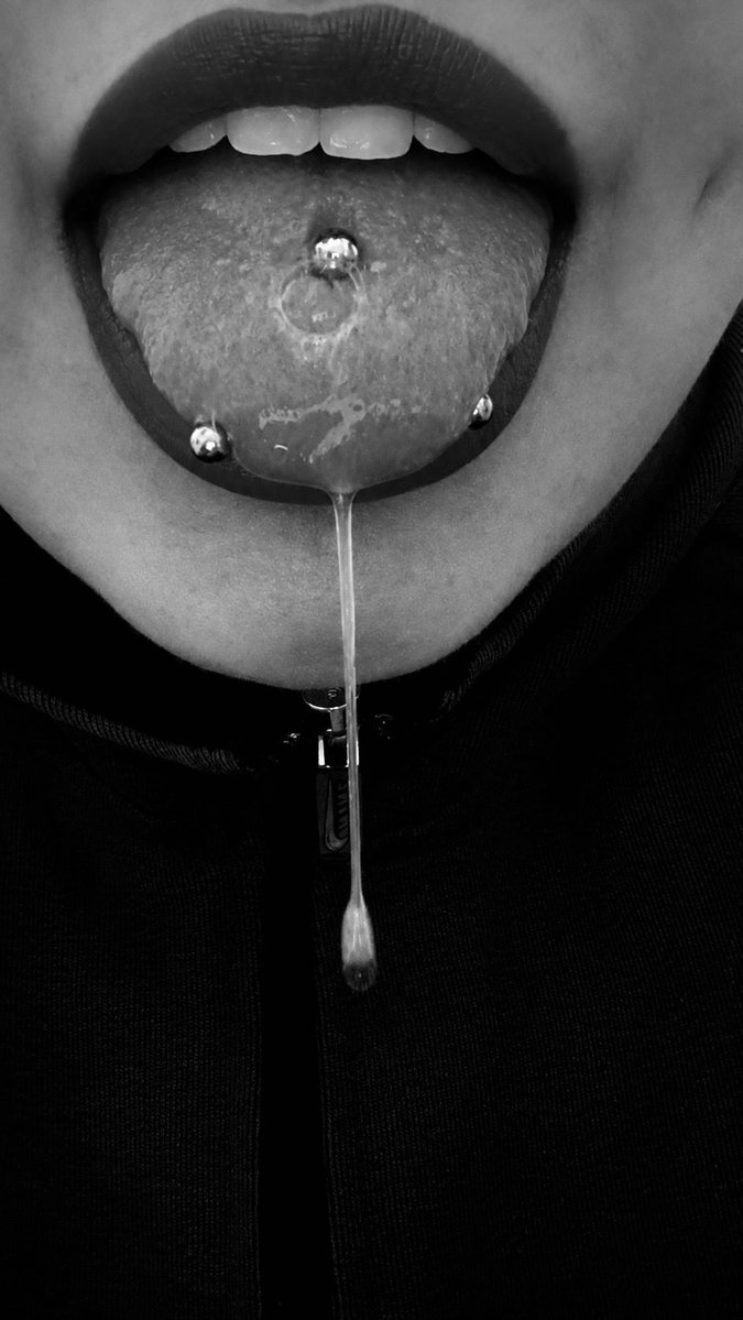 xmissjayx's tweet photo. Während ich dich anspucke, sagst du schön Danke – und zahlst dafür.💸🖤

#Findom #FinancialDomination #Femdom #paypig  #Moneyslave #Dominanz #Goddess https://t.co/Hwh9DAUjoC