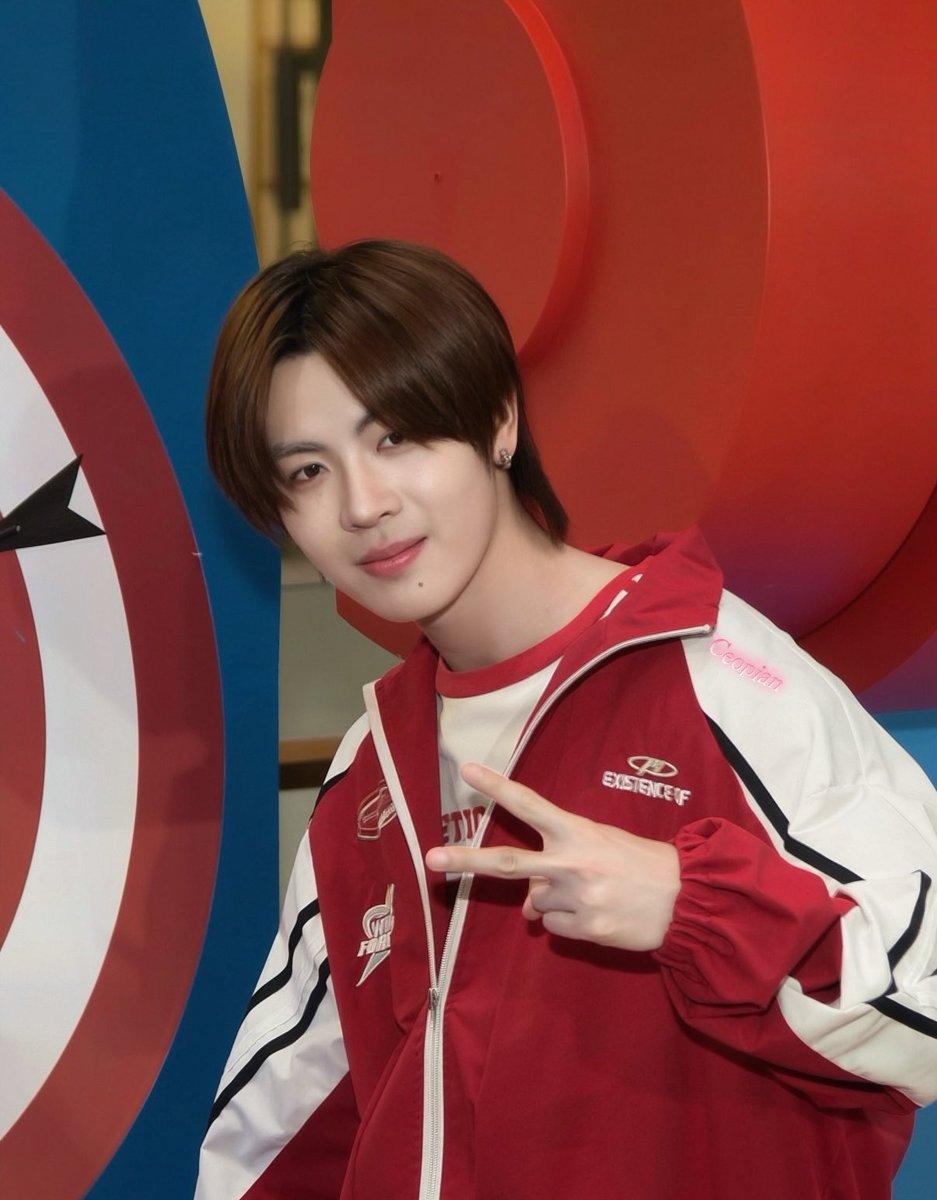 ceopian's tweet photo. ส่งน้องวรรณกึงไปเติมไฟ 🔥

#FirstOne https://t.co/vXRKPSbbqC