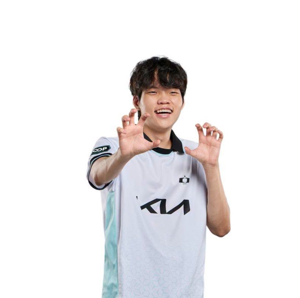 lulucicidd_'s tweet photo. #시우 3-4라운드 솔로킬 1위 앙!
ewc에서 찍은거 유용하네 ㅋㅋㅋㅋㅋㅋㅋ

우리팀 시리즈 내내 탑 거의 유기하다시피 했는데 막내 혼자 읏쇼읏쇼 라인전 이기고 다이브 받아내고 최다 솔킬까지 기록한 거 실화냐… 이게 2년 차에 올해 겨우 스무 살 된 선수가 한 거라고? 매우기특하넴 #siwoo https://t.co/nN5EPQMRRY