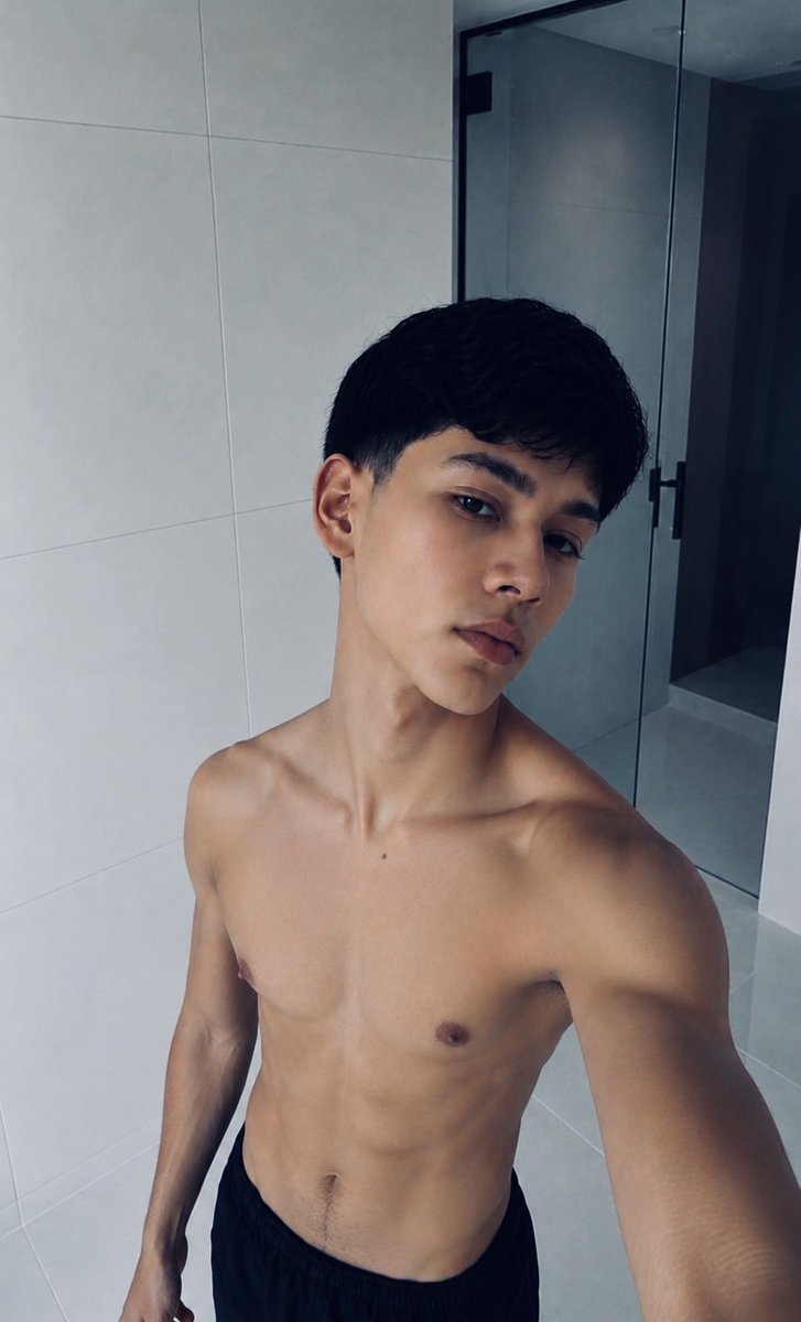 sexistrso's tweet photo. A quien preñó? 
Edad en la ubi 
Envíen dm para amigar o ns https://t.co/uh0r5Wi90v