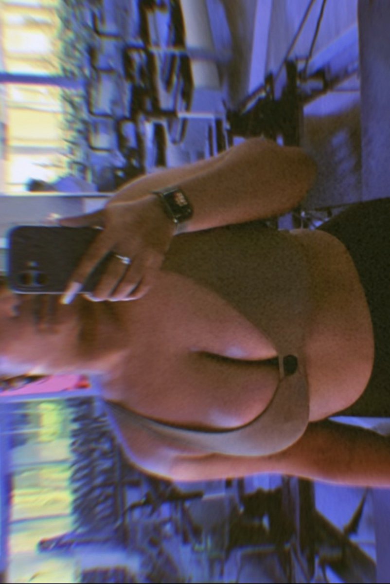 Jadaamunix4's tweet photo. The joy of empty gyms and no men. https://t.co/ky1jajQXbK