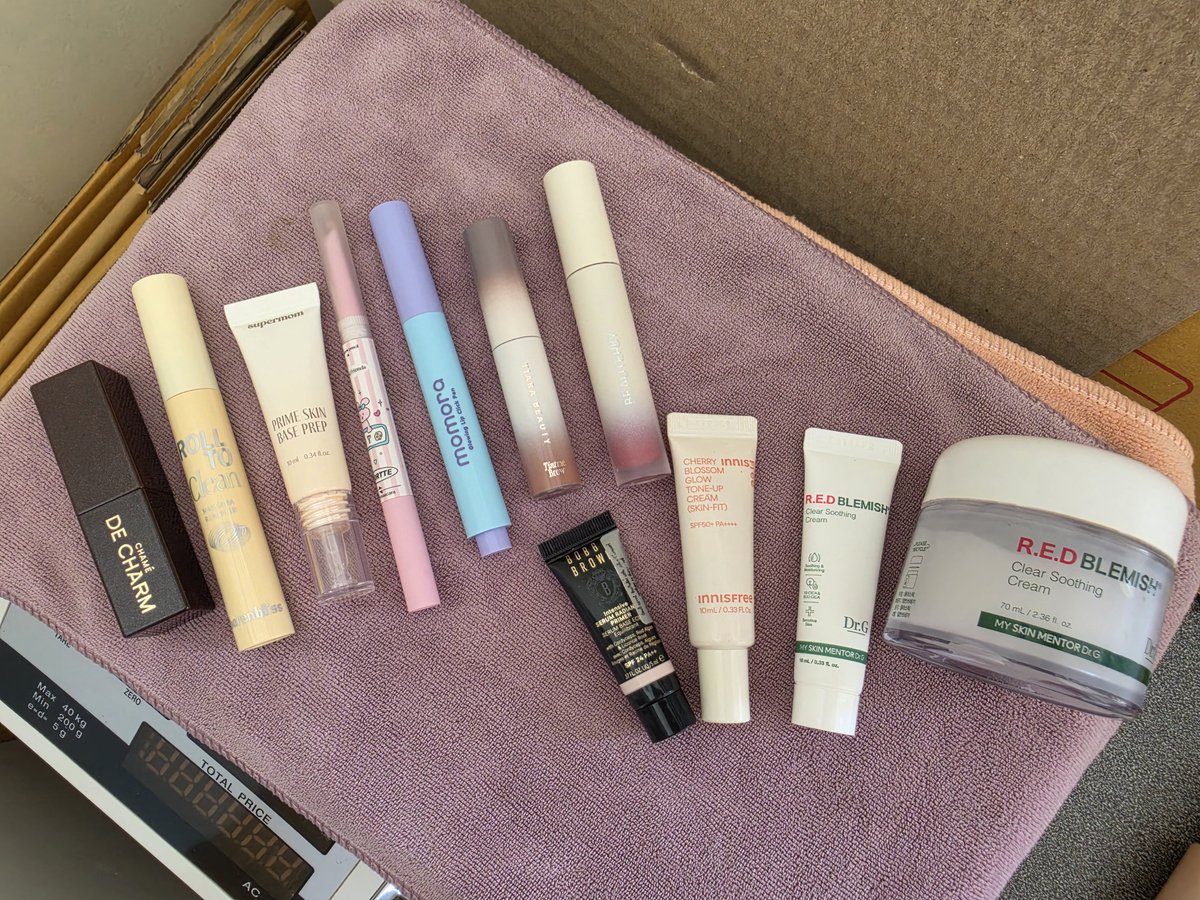 _jynae's tweet photo. แจกฟรีอีกแล้วค่ะ ในกลุ่ม lipstick เราสวอชเท่านั้นค่ะ ไม่เคยใช้กับปากเลยน้าาา บางตัวมือ 1 บางตัวมือ 2 คละๆ กันไป เลือกได้คนละ 3-4 ชิ้น ออกค่าส่งเองเหมือนเดิม 
ที่เขียนคิ้ว ที่ย้อมคิ้ว ลิปสติก ขอดูสีก่อนได้
#ส่งต่อคสอ #ส่งต่อเครื่องสำอางมือสอง #ส่งต่อสกินแคร์ #ตลาดนัดsanrio #ส่งต่อ https://t.co/KGbdp8v6mP