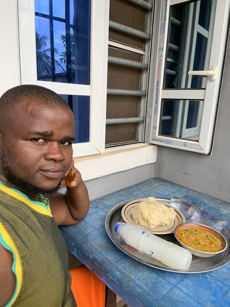 leodey4uu's tweet photo. see wetin Waggy papa dey do 😭 https://t.co/TWrsL6ds23
