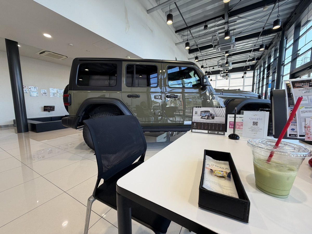 sasukoimama's tweet photo. 愛車のjeep、オイルとエレメントの交換なんだけどディーラーで39000円😱って怖っっっ https://t.co/kxSijny4jo
