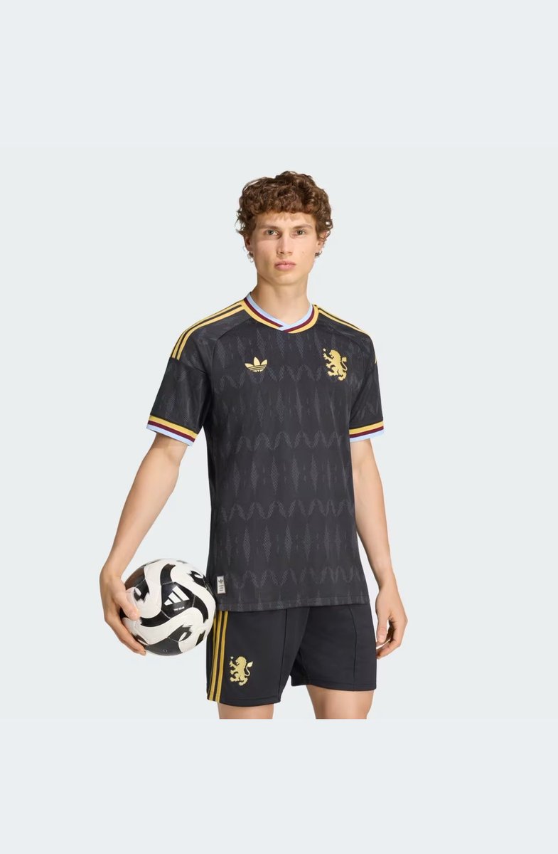 ash_7_'s tweet photo. Villans… sponsor free over at Adidas ! #avfc https://t.co/exUw4QxTUk