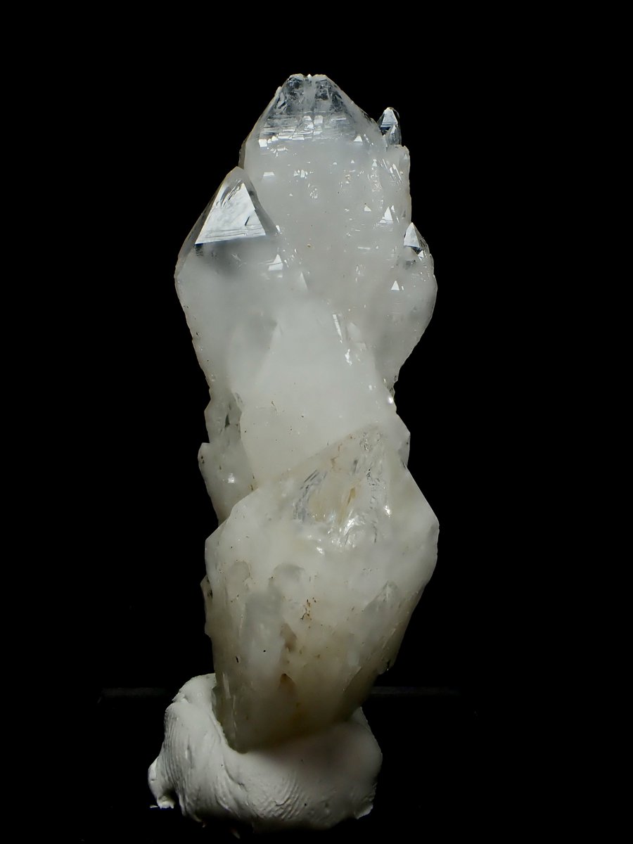 DamasterCarabus's tweet photo. 水晶（松茸状・カテドラル状）
Scepter &amp; Cathedral Quartz

秋田県大仙市協和 荒川鉱山
Arakawa Mine, Daisen City, Akita, Japan 🇯🇵

表面光沢のウルウルが素晴らし過ぎて上手く撮れない…良さが全く伝えきれずもどかしい💦

仙台石フリマにて、D・D works
（@DDworksMFJ） さんから購入

#鉱物 https://t.co/ej6WrK723w