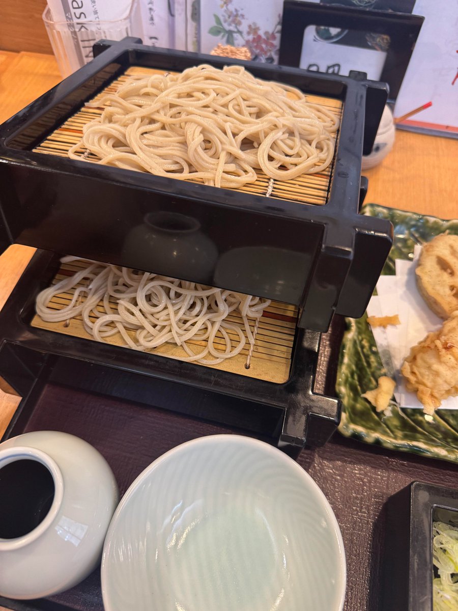 siro373's tweet photo. 新宿御苑のそば、すごく美味しかったよ😋 https://t.co/1cKaYNV2CQ