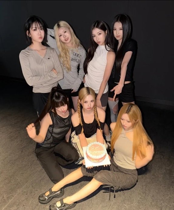 obdchartdata's tweet photo. 📈[ITUNES]

OURBIRTHDAY (@OBD_offcl) 1st Single Album “Our Birthday” debuted #143 on Worldwide iTunes Album Chart 🎂✨

#OURBIRTHDAY      #아워벌스데이      #OBD      #OBD_SQUEEZY https://t.co/LV9O8Qi9BF