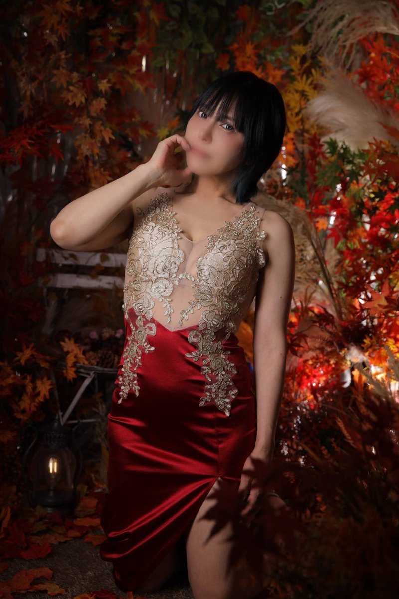 S1coC's tweet photo. 秋用の写真を撮ってきました🍁

太ももに写り込む紅葉の影がとても好きなお気に入りの一枚 https://t.co/NoYFBBGC27