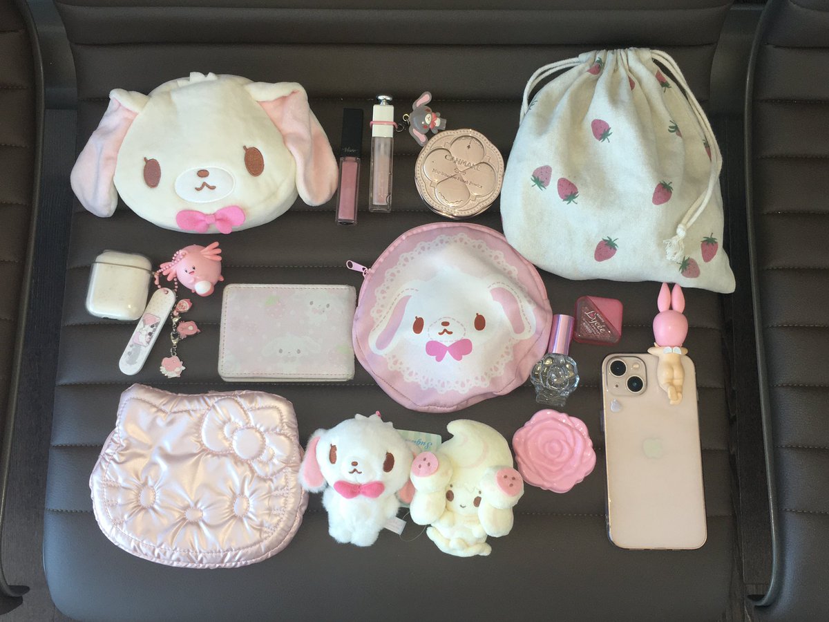 owarinaii's tweet photo. 공항 예절➰🐇 https://t.co/2iPoaap0Um