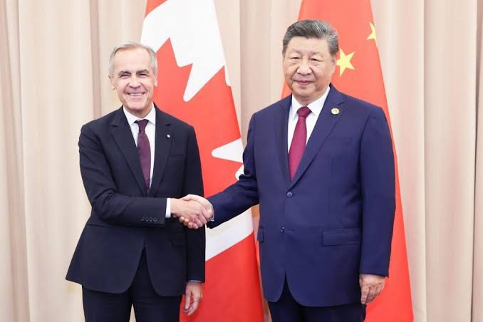 _MegaPolitics's tweet photo. Breaking:

Canada plans to use Yaun currency instead of the US dollar in trade with China. https://t.co/hMmnkFzh0c