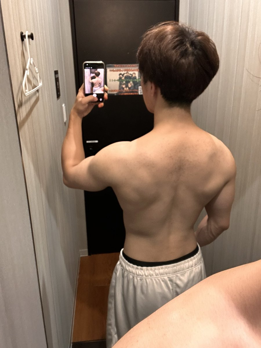scone_koga's tweet photo. 背中トレ

#筋トレ 
#筋トレ好きな人と繋がりたい https://t.co/xpHKD7l7Yn