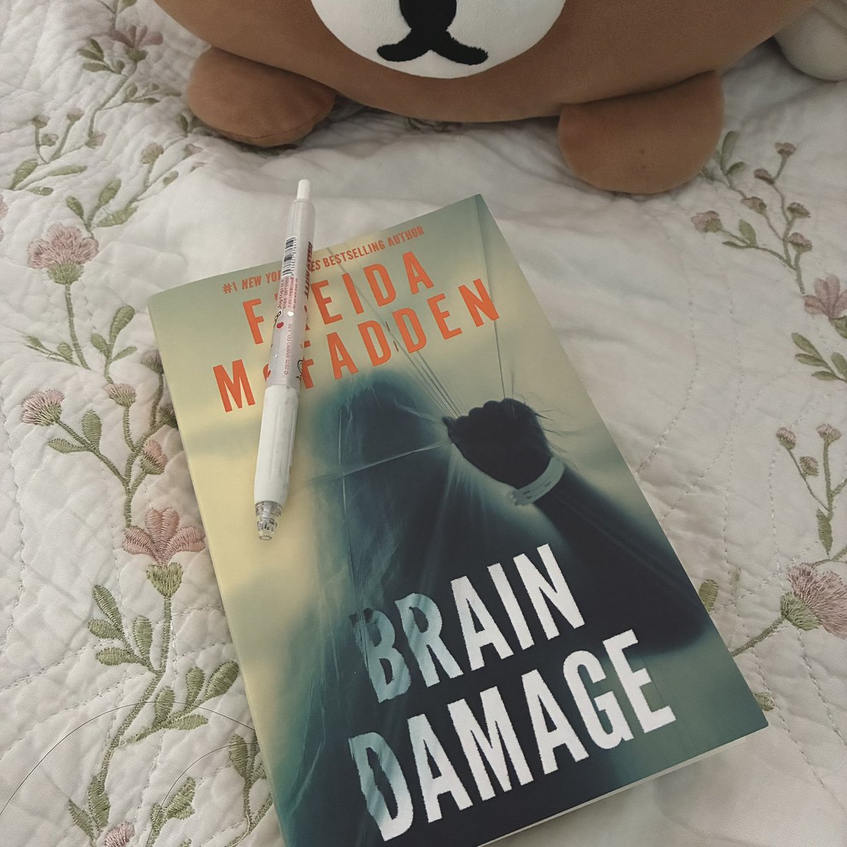 333kkuma's tweet photo. new read :o i love freida mcfadden https://t.co/PQRKex3j8F