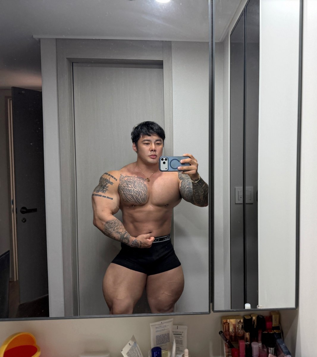 AArnoldan's tweet photo. X shape
#quadking #bodybuilder #quads #legday #malemodel #musclemonster #muscleworship #masculine #muscle #koreanbodybuilder https://t.co/OMt6lVZKLm