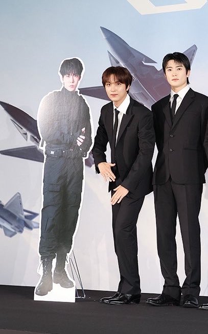 SUHWONU's tweet photo. they never letting him live that photoshoot down lmaoooo https://t.co/zc5UV59k3l