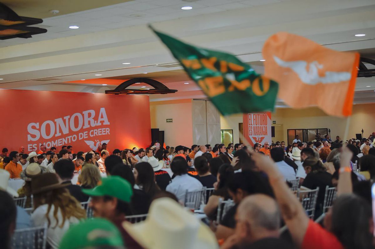 MovCiudadanoMX's tweet photo. ¡Sonora: es momento de creer! 🧡

Junto a la familia naranja, seguiremos trabajando para construir la mejor alternativa en 2027. 💪🍊

¡Amamos tu tierra, @colosioriojas ! 💪 https://t.co/ax8E5VVf0r