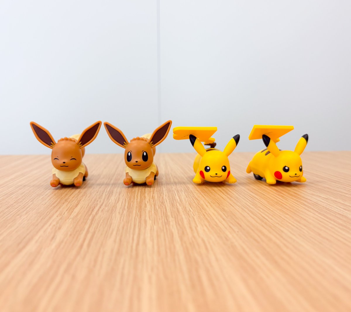 project_eevee's tweet photo. #イーブイ と #ピカチュウ の #カプセルトイ が新登場🌟
引いて放すとびゅーんと走るよ🏃💨
電池不要で楽しめるからみんなで一緒に遊んじゃおう😆
https://t.co/aINv29YV2b
#Eevee https://t.co/qDQtFNTaPM