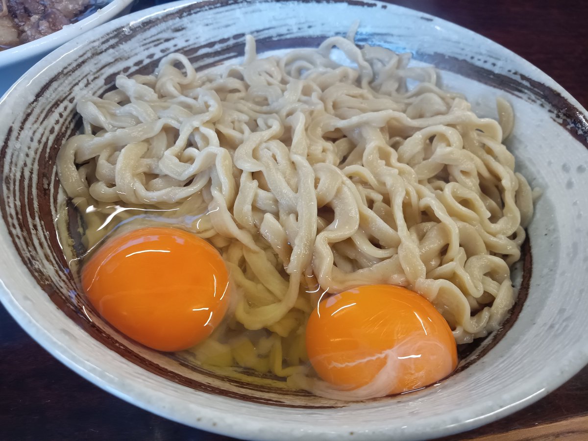 usamaru123623's tweet photo. ���ーメン二郎　めじろ台店

ぶた小ブラックつけ麺
生たまご×2

ファスロゲット
ぶた小(ぶた大)は自分が購入後売切の表示が

直系二郎大好きマンさんからの助言で念願のめじろ台店さんへ
ブラックつけ麺美味すぎて滅
麺を釜揚げにして麺に生たまご絡ませるのがポイント
限定解除希望

ご馳走様でした！ https://t.co/tP0rMGdYAO