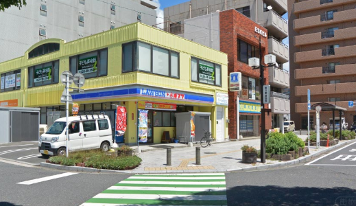 CaferGokkus's tweet photo. おっはー！下松駅前ローソンで待ち合わせだー！ https://t.co/QEX2cR3CEw