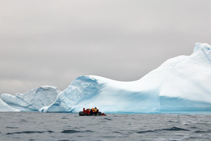 chinaorgcn's tweet photo. A new international study shows that Antarctica's ice sheet gained 695 billion metric tonnes of mass between 2021 and 2023, slowing down its long-term ice loss against the backdrop of climate warming. https://t.co/MEKsxLrLsb https://t.co/XtLEP0PqMv