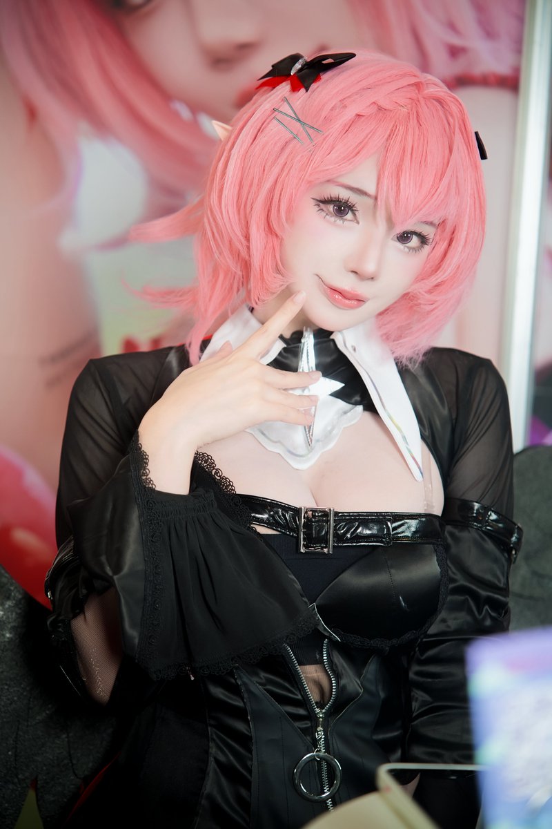 mymu_cos tweet picture