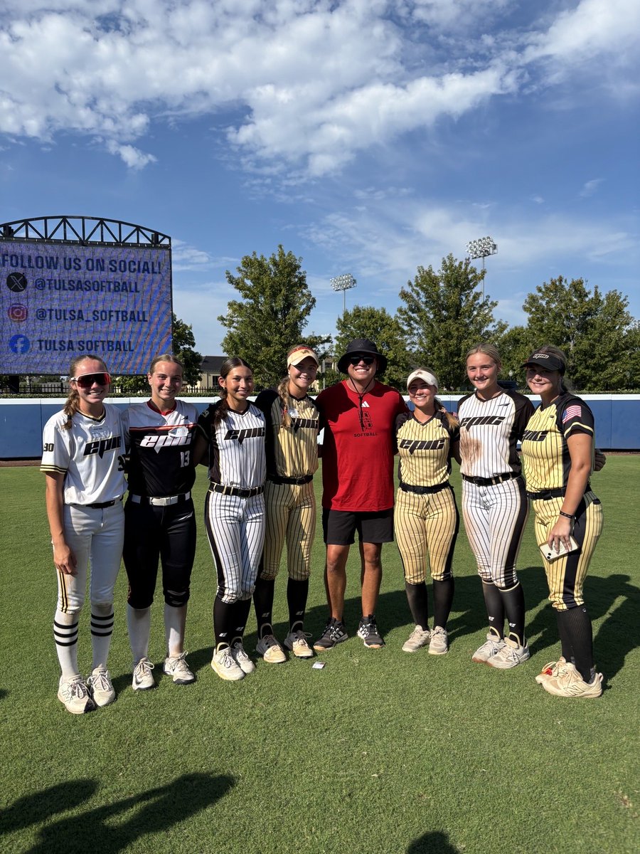 ChloeLaskie13's tweet photo. Thank you @TulsaSoftball for an amazing camp. I had so much fun and got to learn new things to add into my daily workouts. 
I can’t wait to do it again soon! 
@epicdawsonsmith @dc_softball 
@djgasso @RyanWondrasek https://t.co/UYOEFW0kg2