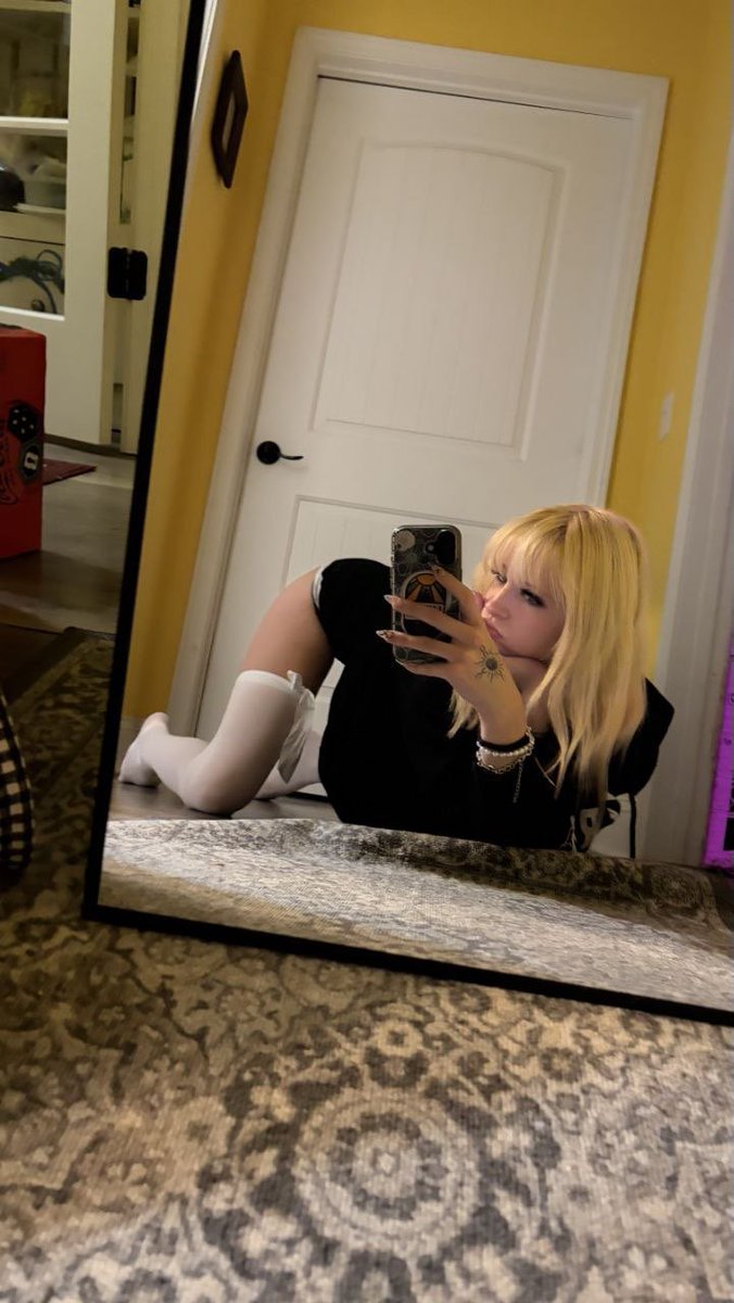 hanadamien21's tweet photo. getting talked through it for the first time is genuinely life changing https://t.co/5HxyoqwykQ