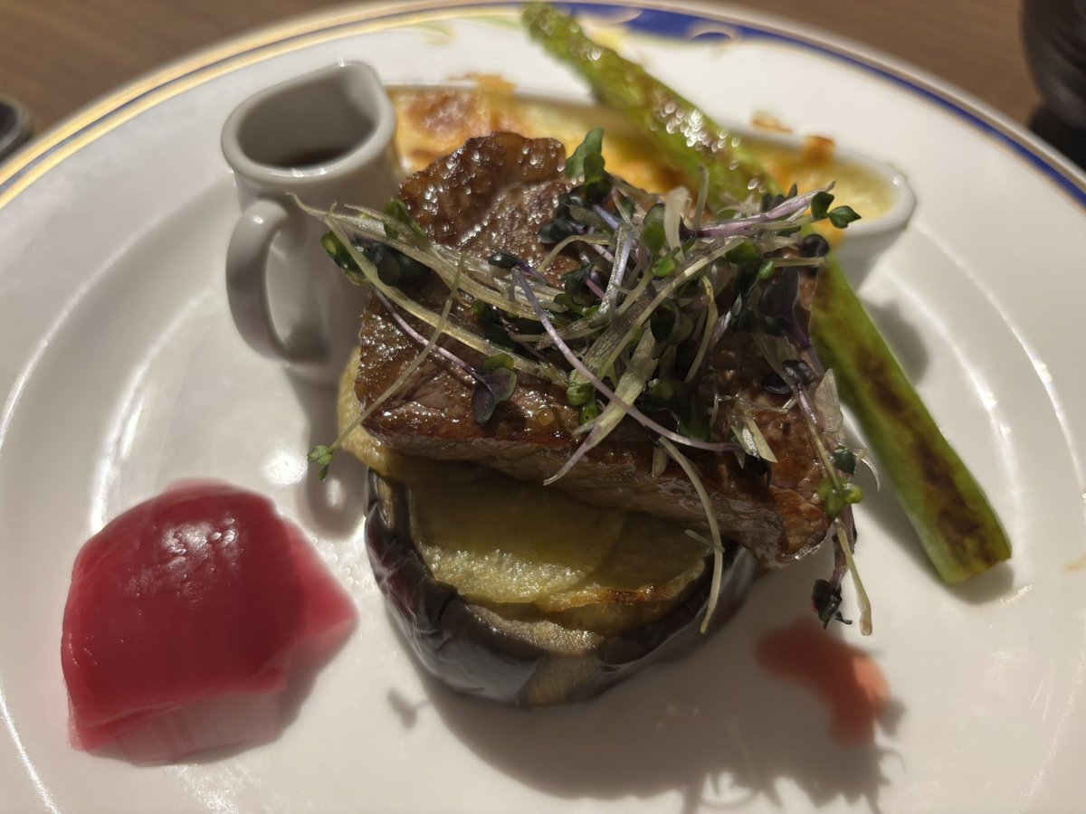 New0901ito's tweet photo. 2泊3日の地元帰省⛰️
ひたすら食べて食べて食べて、温泉入って大満足‼️
体重も3キロ増えたよ( ◠‿◠ )✌️
現実に帰りまーーーす🚅 https://t.co/kdi3HYHwN2