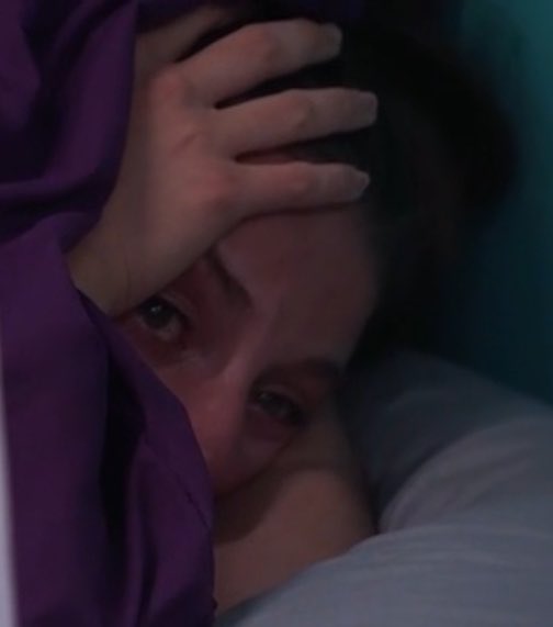 bbfeedsandreads's tweet photo. Don’t trust the icons #bb28 https://t.co/xqXQgEeYva