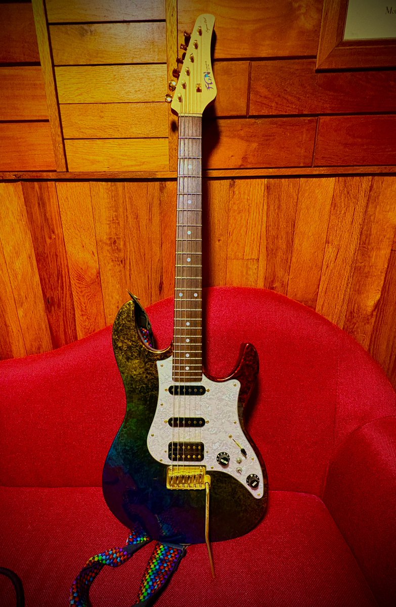 8stringsbass tweet picture