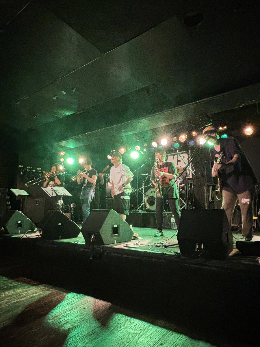 atsusa1209's tweet photo. 『SOUNDS COLONY 57』
THE RAPID「ぱくぱくもぐもぐむしゃむしゃツアー」at新宿ACB
Chipper Junk RatとGOOSE LAKEを見に行ってきた🐀🪿
久しぶり?のライブハウスって感じでした✨
バンド続けてる姿に拍手を送りたい👏
#ChipperJunkRat #GOOSELAKE https://t.co/uOfF3yqTNo