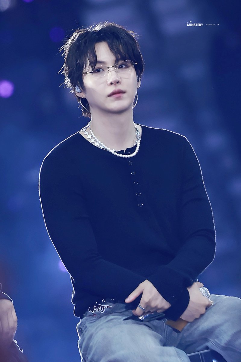 minstery_0309's tweet photo. 260823

안경이 이렇게 찰떡일 수가 있나⋯🥺

#BTS #SUGA #슈가 #민윤기 #방탄소년단
#YOONGI #MINYOONGI https://t.co/IXiKYnR3fL