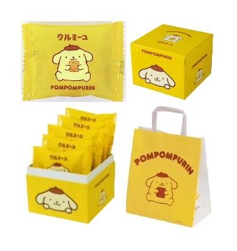 sanrio_oshikatu's tweet photo. ＼⚠コラボ商品【予告】📣🆕／
愛媛銘菓・一六本舗「クルミーユ」×ポムポムプリンのコラボ商品、9/1(火)より発売開始🥹🍮💛

ハローキテ���×一六タルトに続く第2弾商品リリースきたああああ🥹💛
箱も個包装もプリンくんいっぱいでかわいすぎてたまらない😭
5個入を購入するとオリジナルステッカー1枚＆オリジナルショッパーバッグも付いてくるよ🥹💛

さらに9/1(火)～9/15(火)までの期間限定でオリジナルステッカー入り2個パックも販売されるよ🙆‍♀️
ステッカー欲しい人はこの機会をお見逃しなく🥹💛

📅発売日：2026年9月1日（火）～ ※通年販売
🛒購入：一六本舗（愛媛県内24店舗）／公式ショッピングサイト
みやげ物店（松山空港、松山駅、高速道路ＳＡ、道後商店街 他）等順次拡大予定
📝ラインナップ：
クルミーユ ポムポムプリン　1個：税込162円
クルミーユ ポムポムプリン　5個入：税込1,188円
5個入箱限定：オリジナルステッカー1枚入（縦・横約50mm）
https://t.co/nNJqCbYxcs

#サンリオキャラクターズ #ポムポムプリン #一六本舗