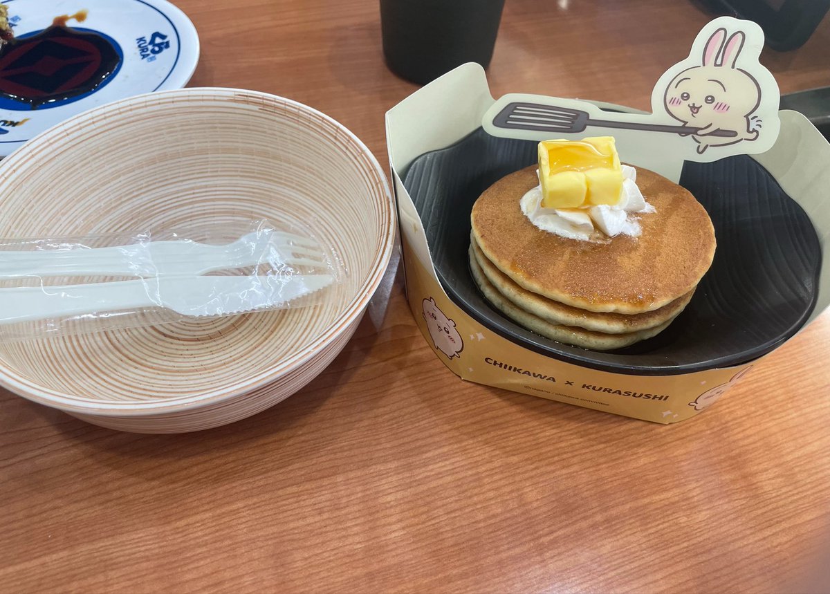 Manbaeil's tweet photo. パァン！ケーキ🐰🥞 https://t.co/y7dg0t4Tc4