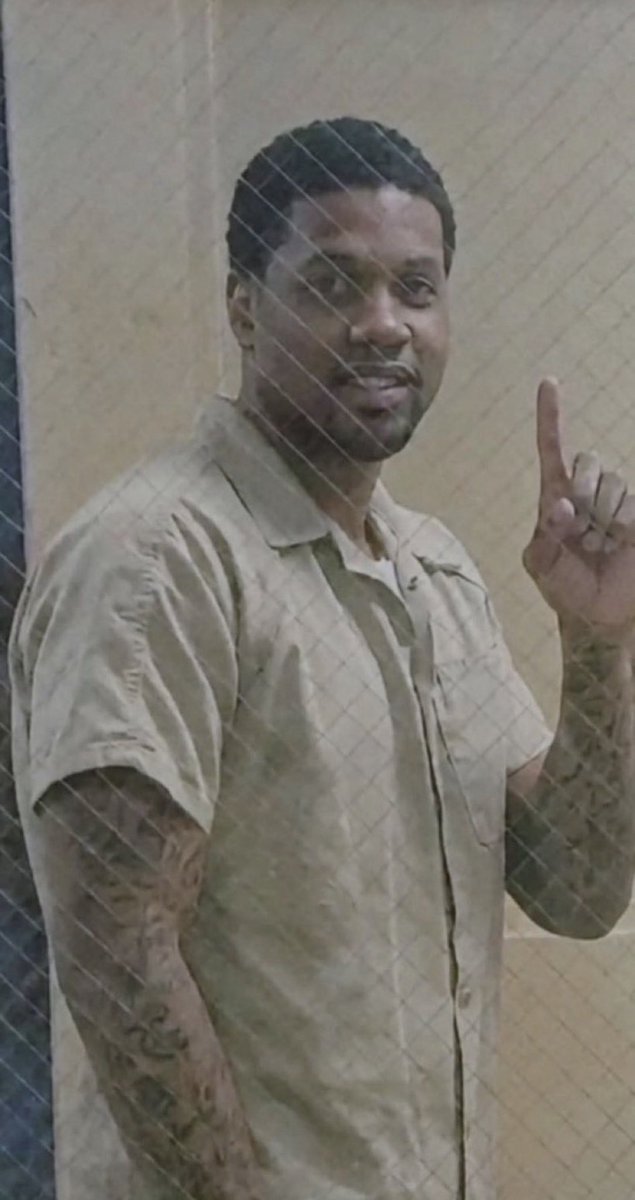 justin__1000's tweet photo. First REAL picture of Lil Durk since he got locked up. Bro is looking healthy https://t.co/7Ix9WoqReJ