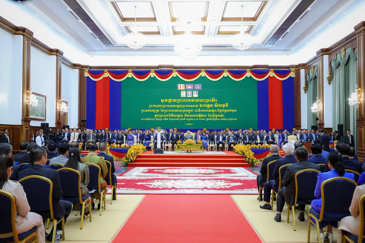 AssemblyCam's tweet photo. សម្តេចមហារដ្ឋសភាធិការធិបតី ឃួន សុដារី អញ្ជើញអមព្រះរាជដំណើរ ព្រះករុណា ព្រះមហាក្សត្រ ក្នុងព្រះរាជពិធីសម្ពោធដាក់ឱ្យប្រើប្រាស់ ...

https://t.co/mvXC9EFDDV https://t.co/6zqz59WKbq