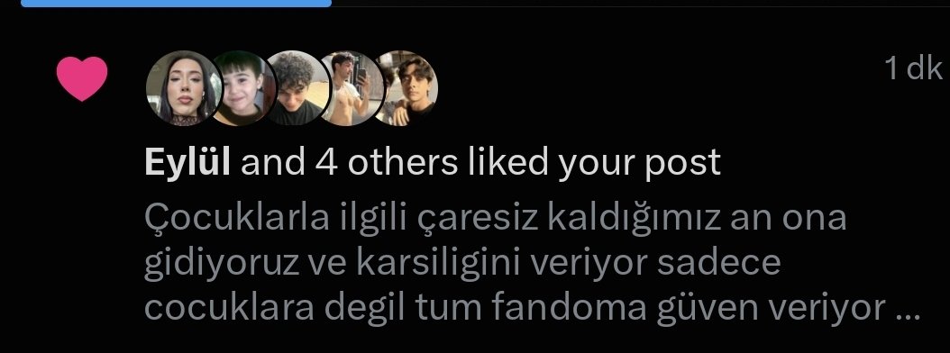 mlsdnze1ha's tweet photo. Artık rahatça uyuyabilirim mamagerimiz iyi ki var🤍🙏🏻 
Biz de hep birlikte sorunları böyle çözelim aylem ve bizi bir araya getiren Crush iyi ki var çok duygulandım birden uyusam iyi olacak 😭 https://t.co/mbkskOEE9C