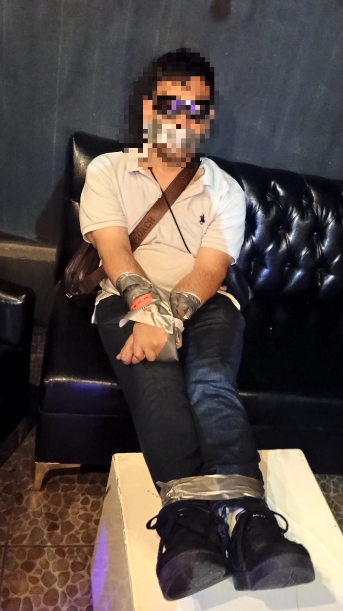 Molly_Popsi's tweet photo. En las reuniones de la @BDSM_Party, podemos jugar a todo lo que nos plazca 
Gracias a @opiamty por ser tan Open mind 😏😏😏😈😈😈 https://t.co/UXmcHjWMrQ