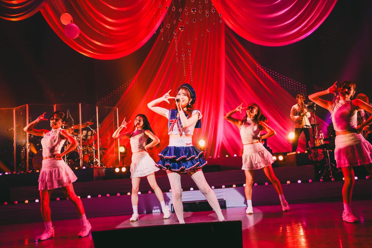 encore_inf's tweet photo. 石原夏織 LIVE 2026 「ASOVIVA!!!」オフィシャルライブレポートが到着！"遊び場"と"VIVA"をかけ合わせたカラフルで遊び心がたっぷり盛り込まれた楽しいライブの模様をレポート！

https://t.co/sEwf0pURMP

#石原夏織 https://t.co/HWLwderepT