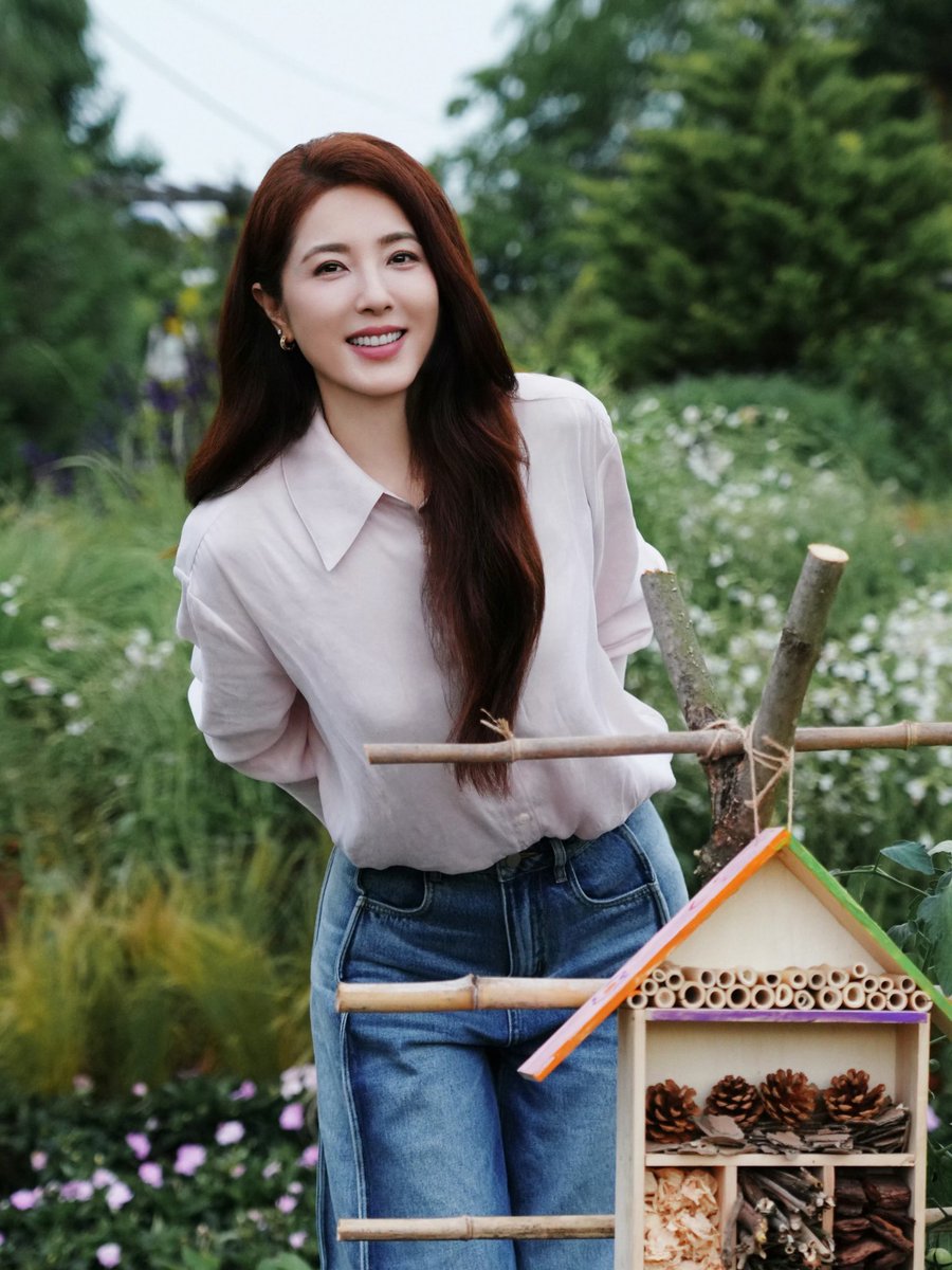 Cakemunley's tweet photo. ลูกโชว์ผลงานประดิษฐ์ 😅😅
สวยมาก สวยที่สุด หนูเก่งมากค่ะยูกสาว 

曾黎姐姐🍐🫶🏻❤️

#เจิงหลี 
#zengli #ZengLi 
#曾黎 https://t.co/FyrSSoIpNw