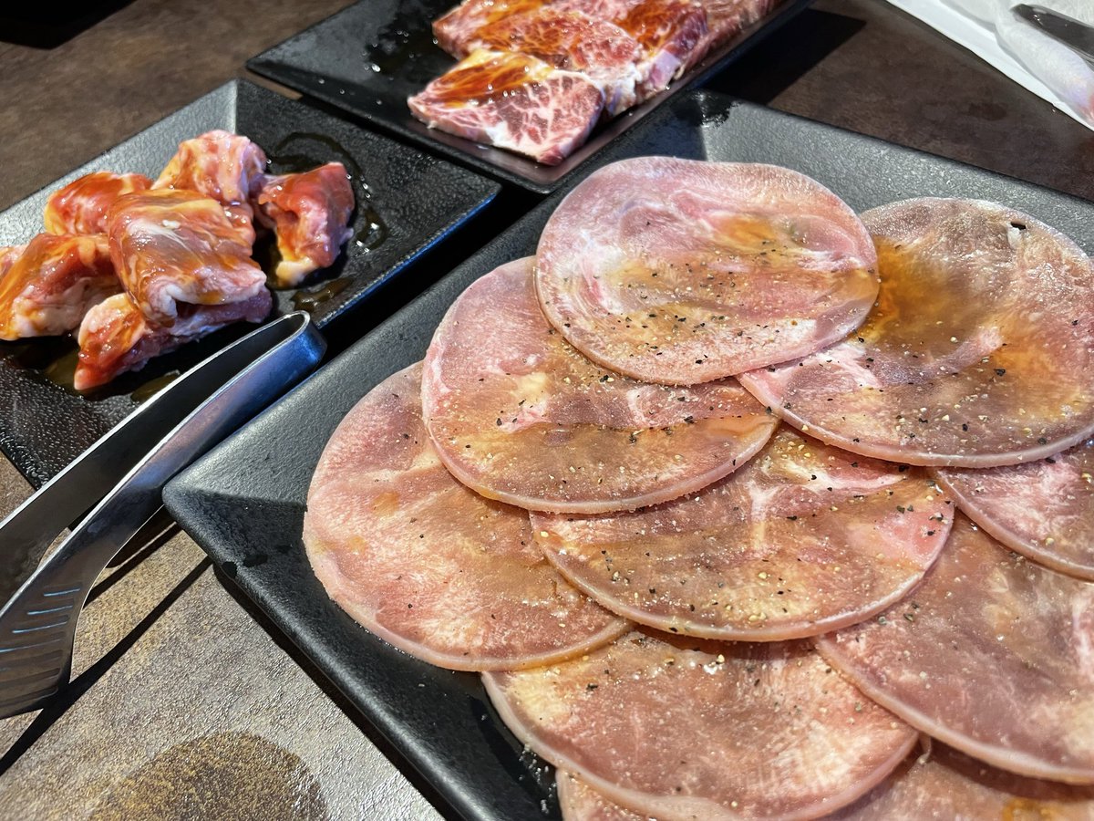 raicho485489's tweet photo. 焼肉ランチ〜 https://t.co/thKVypZMZB