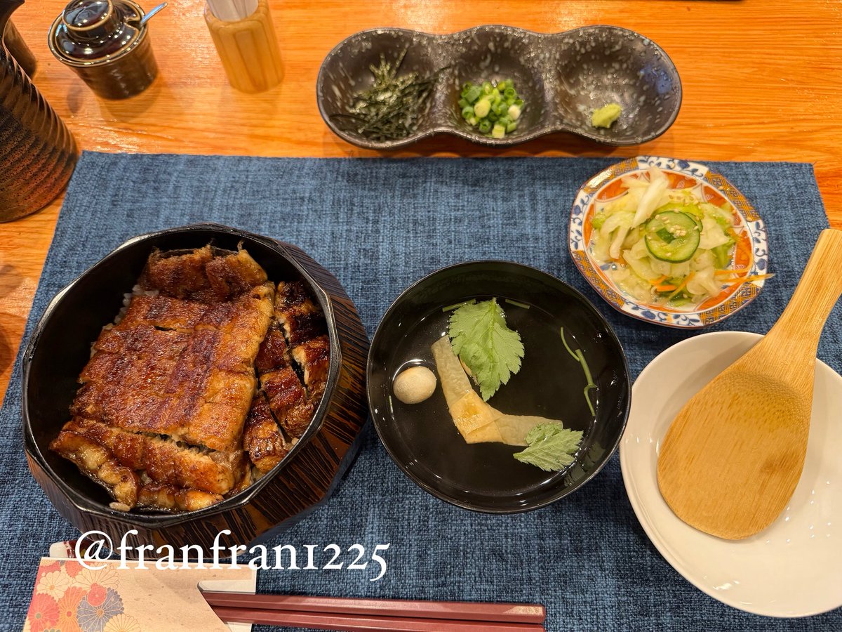franfran1225's tweet photo. 友達とランチで鰻屋さん😋
今回はひつまぶしを食しました❣️
カリふわで凄く美味しい鰻屋さんです♡
#鰻 #鰻屋 #ひつまぶし https://t.co/Dybw4hwLBm