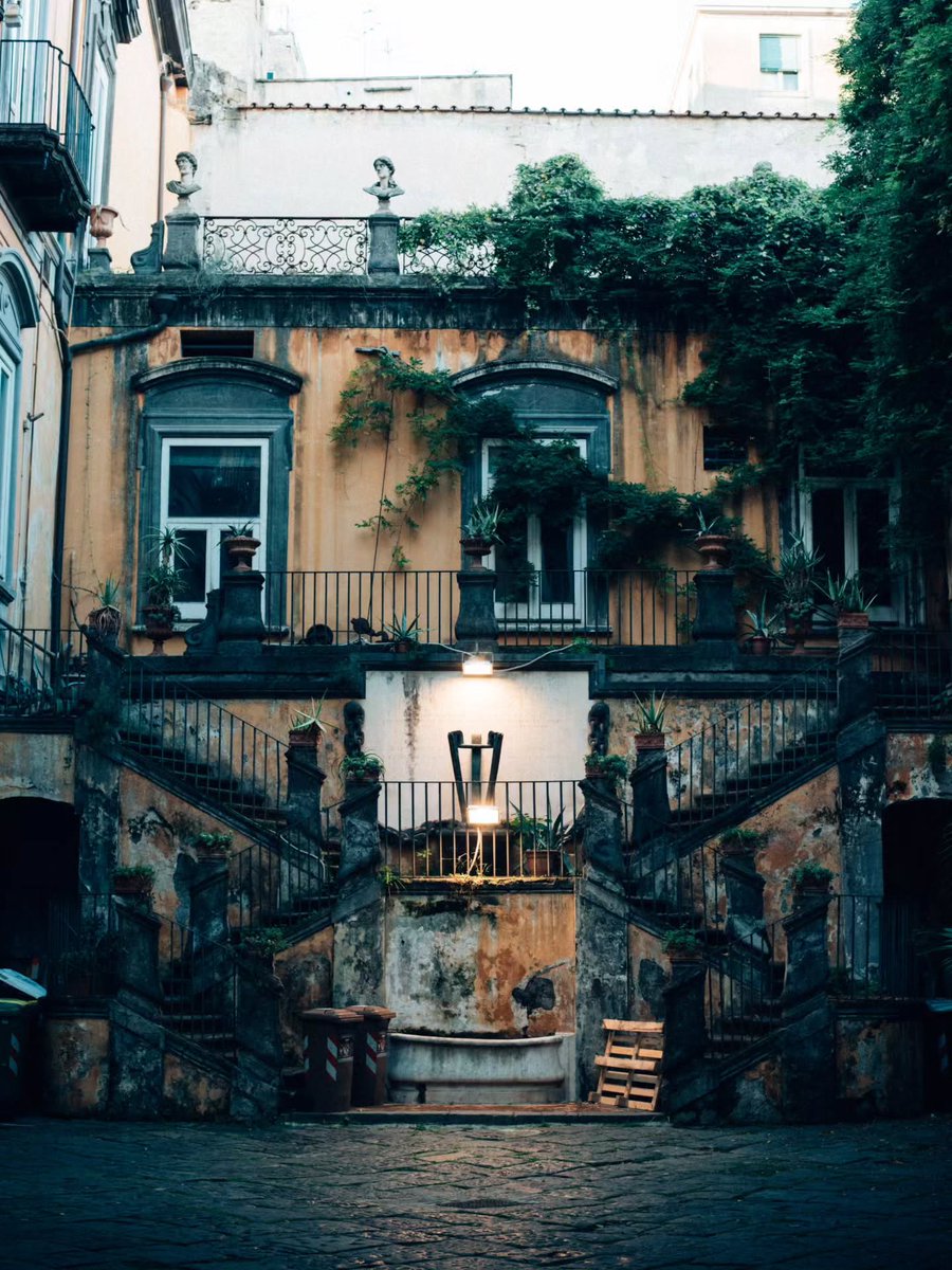 riverajustin026's tweet photo. Neapolitan afternoon 
Naples, Italy 
Shot with a Nikon D750 and Nikkor 50mm f/1. 8G https://t.co/fAbJDW0Hk4