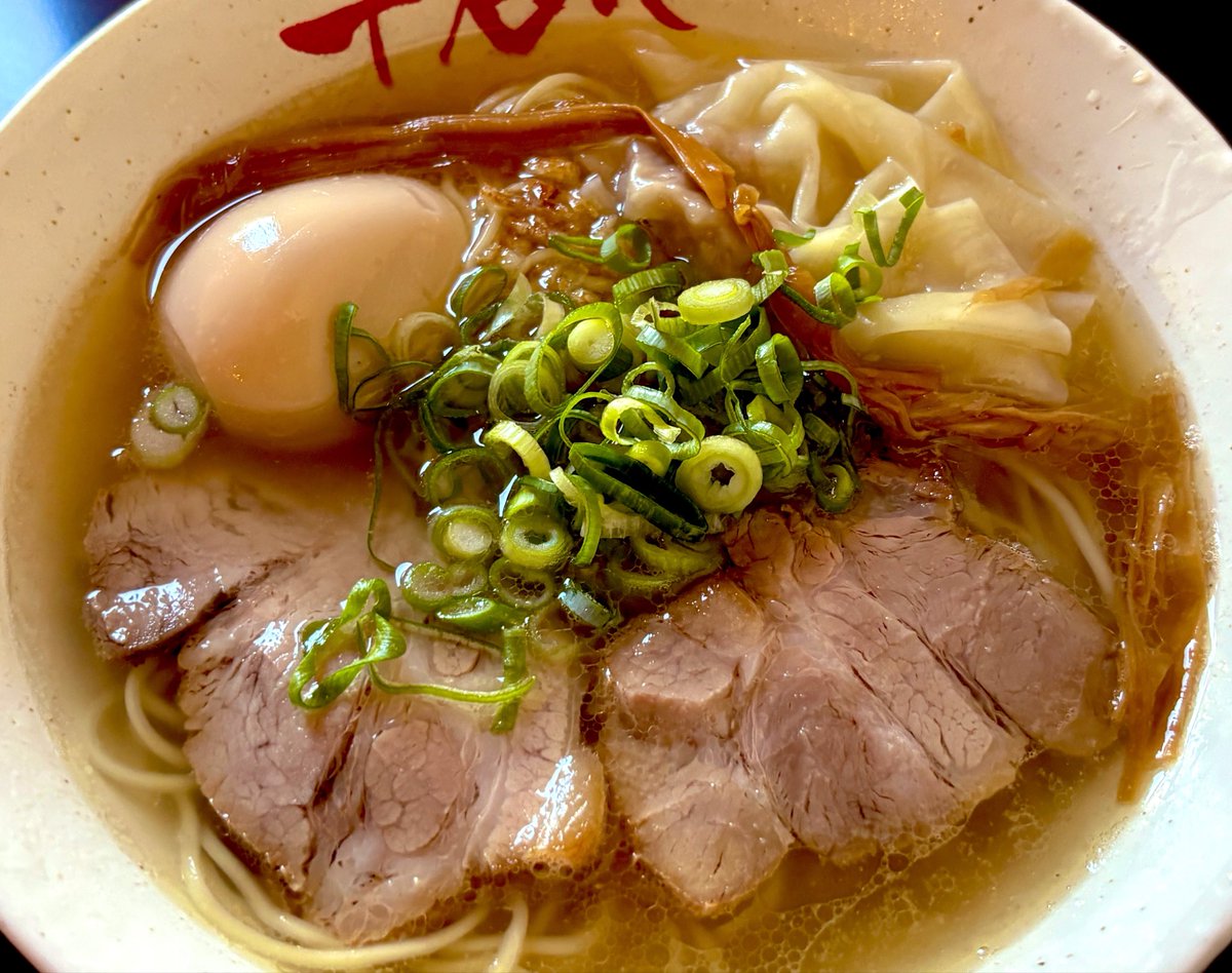 06memori's tweet photo. 山形オフ会で食べたもの
駅弁、山形のラーメン！、山形の冷やし肉そば！、つや姫お米のお団子！ https://t.co/cjFj9tDlKS