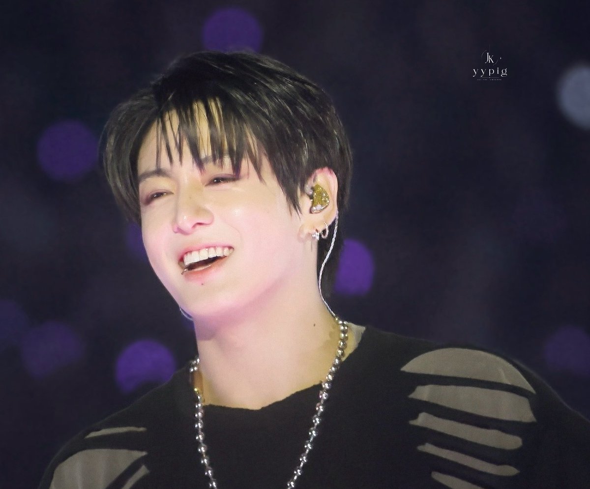 YYPIG97's tweet photo. 260823 TORONTO

웃는 모습 정말 귀여워요˚ʚ🐰ɞ˚

 #정국 #JUNGKOOK 
#BTS
#BTS_WORLDTOUR_ARIRANG_TORONTO https://t.co/KPPpFmv517