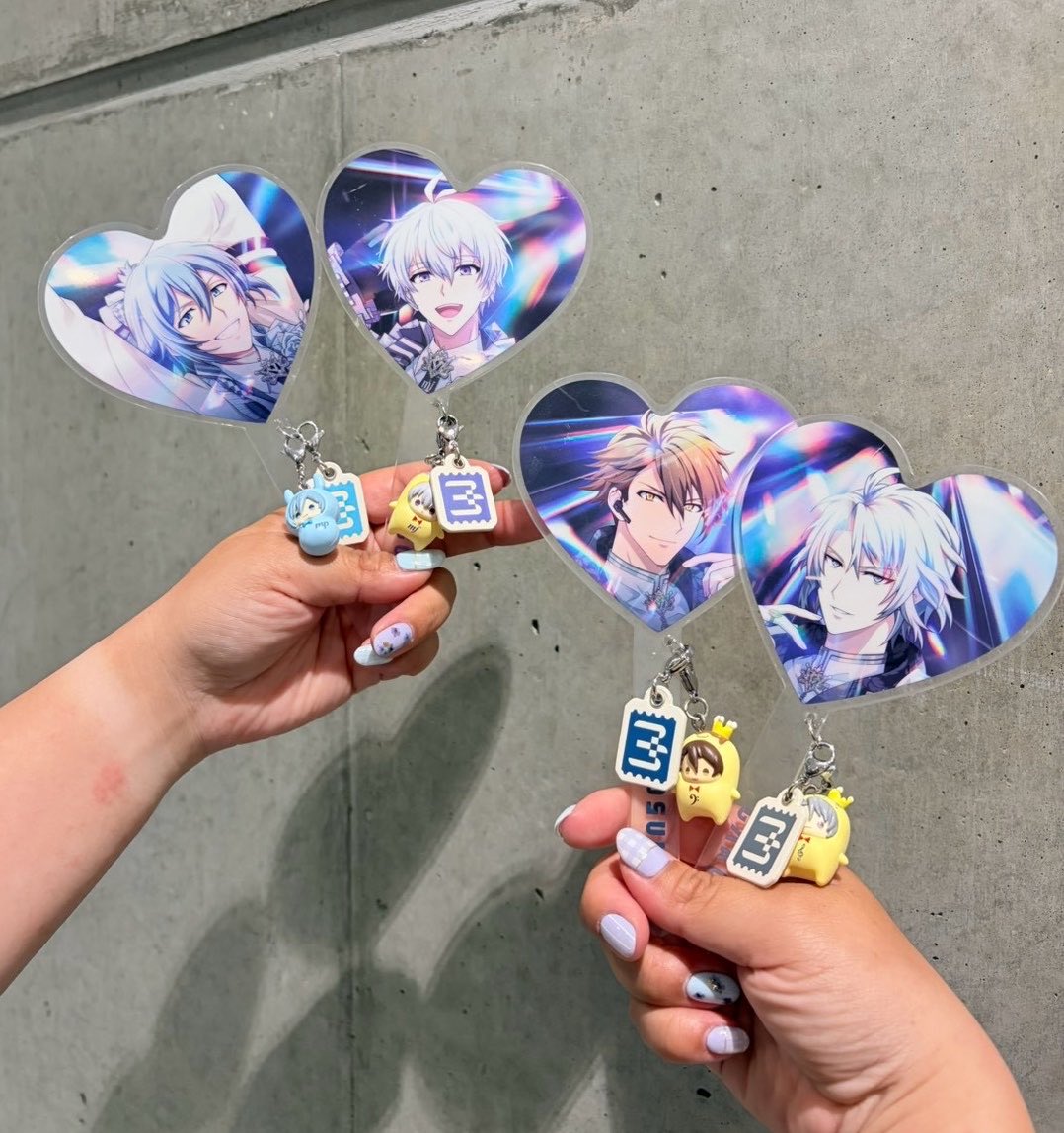 yk_5810's tweet photo. きらっきらの推し達を見返しては
ずっとニヤニヤしてる😌✨
いつも写真かわいく撮ってくれてありがとう🫶🏻💕 https://t.co/raFEY9eLlM