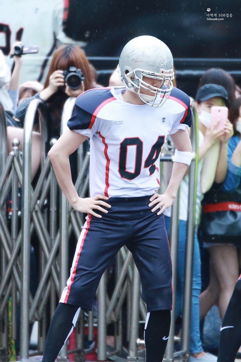 love__yaexo's tweet photo. 🏉🏈 https://t.co/8Ii01UHPFO