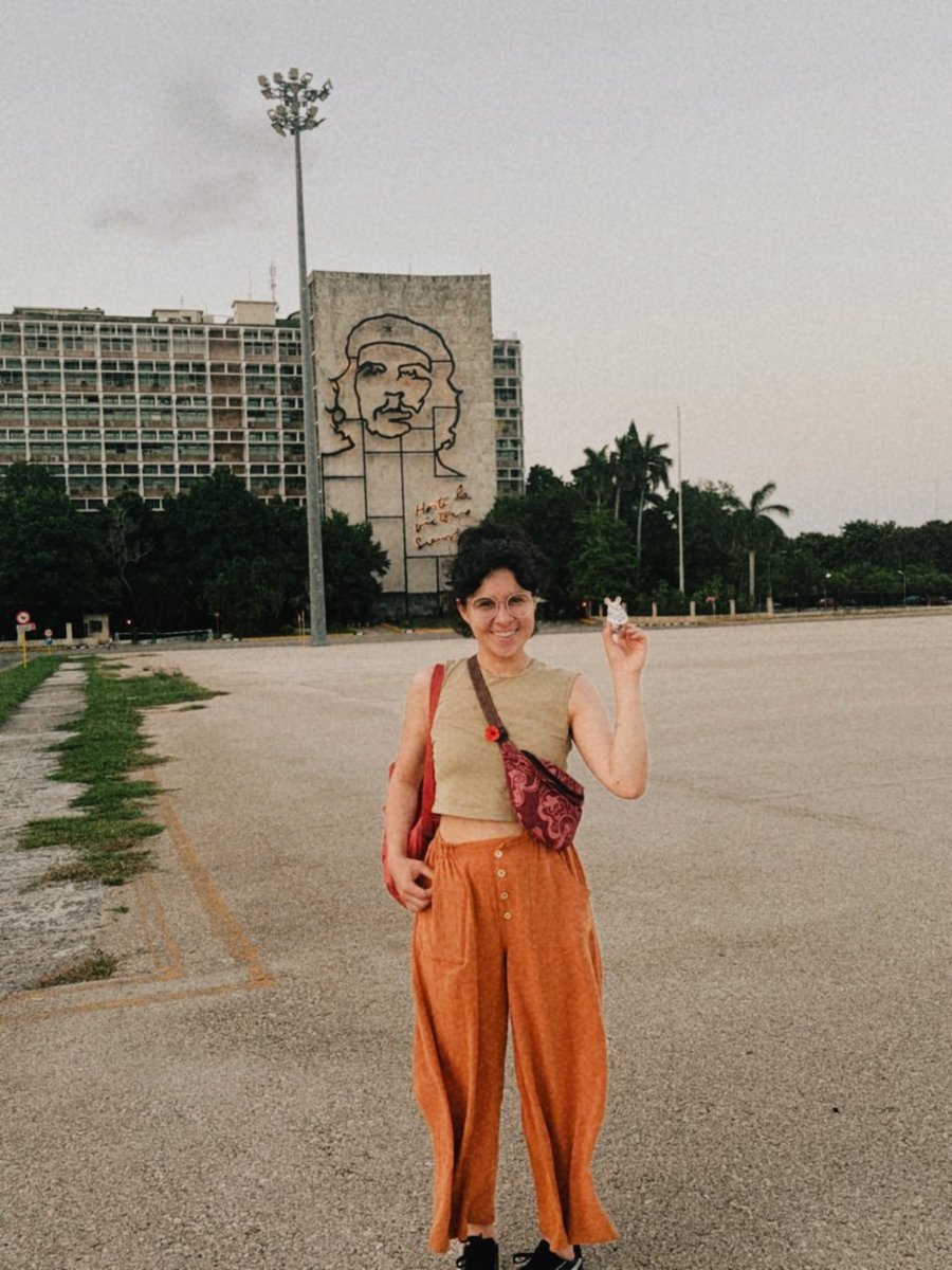 teeporingo's tweet photo. Esa pequeña isla valiente y rebelde que tanto nos ha enseñado, la solidaridad hecha un pueblo: indómita Cuba 🇨🇺🔥 https://t.co/TOfzK5ChYc
