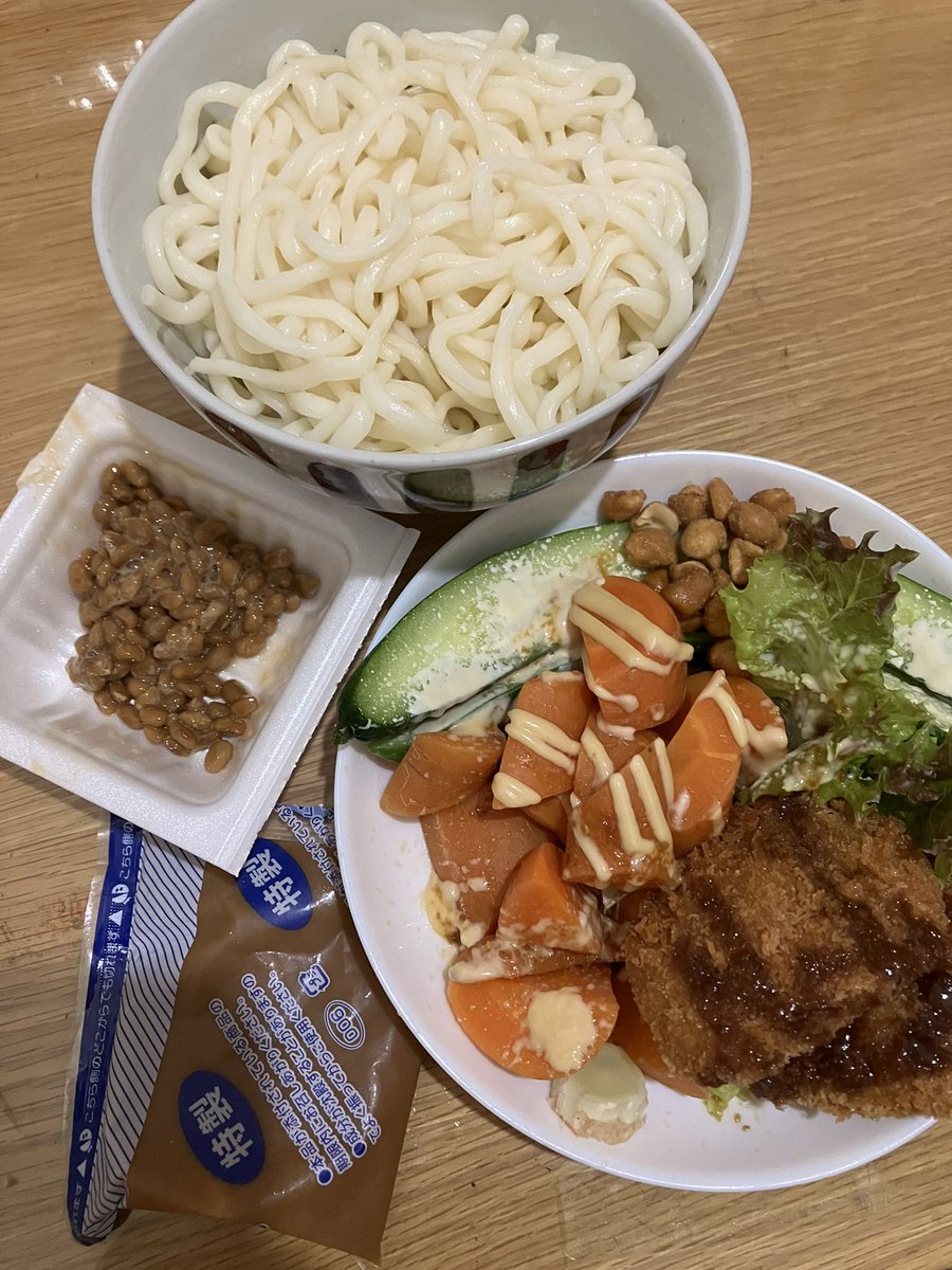yuezi_129's tweet photo. #ごはんすき #マヨラー #美味しい #朝ごはん #昼ごはん #夜ごはん #納豆 #酢 #Thailand

すいたぞ。
お昼ごはん( ´བ` )🫰🏻🩷🐷
 ขอบคุณ ค่ะ 🙏🏻食べるもの https://t.co/kkJs5UqdWL