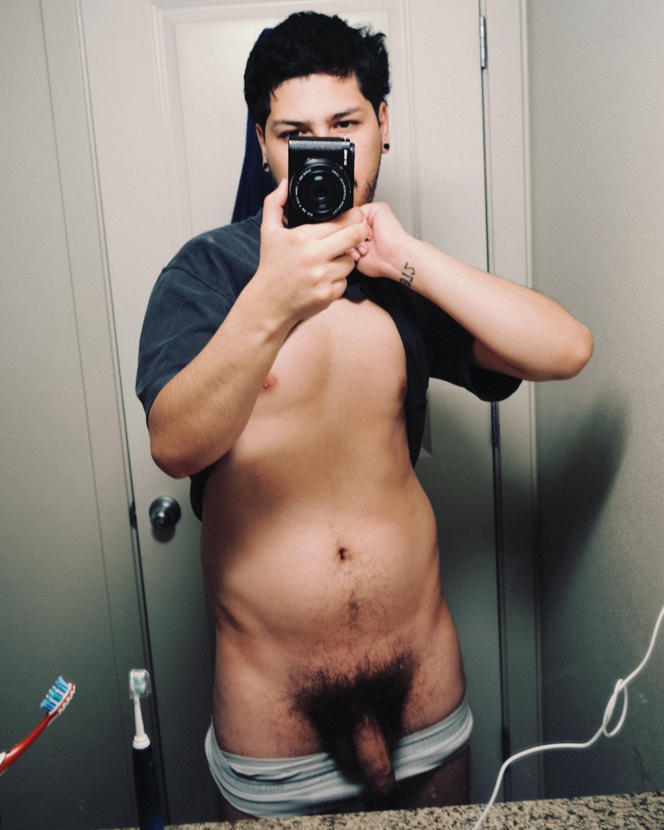 Gotenbig's tweet photo. Hangover and horny https://t.co/jqVzVloU6e